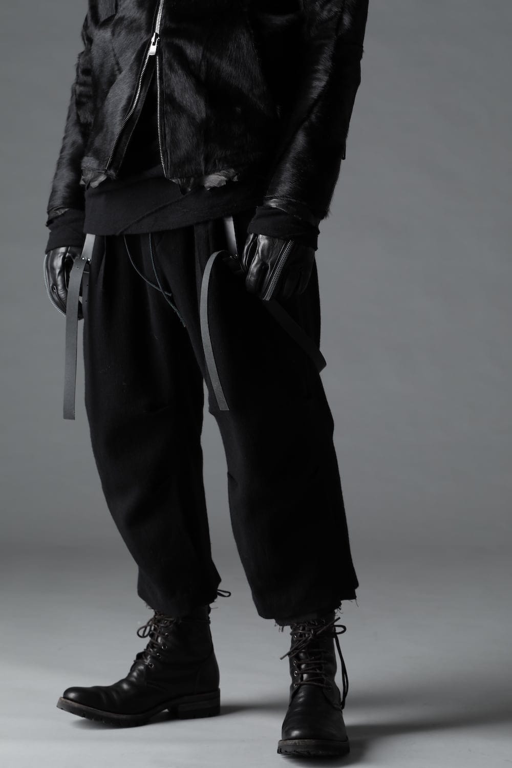 Minimal Dobby Striped Pleated Cropped Pants Black