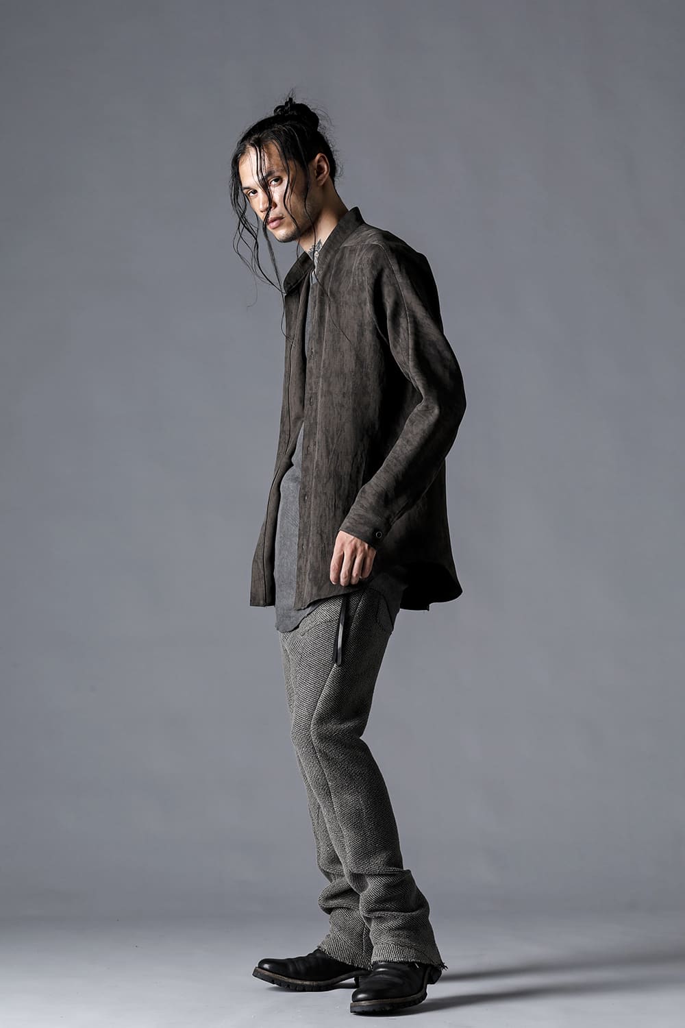 Linen And Rayon Salt Shrink-Dyed Banded Collar Shirt Brick