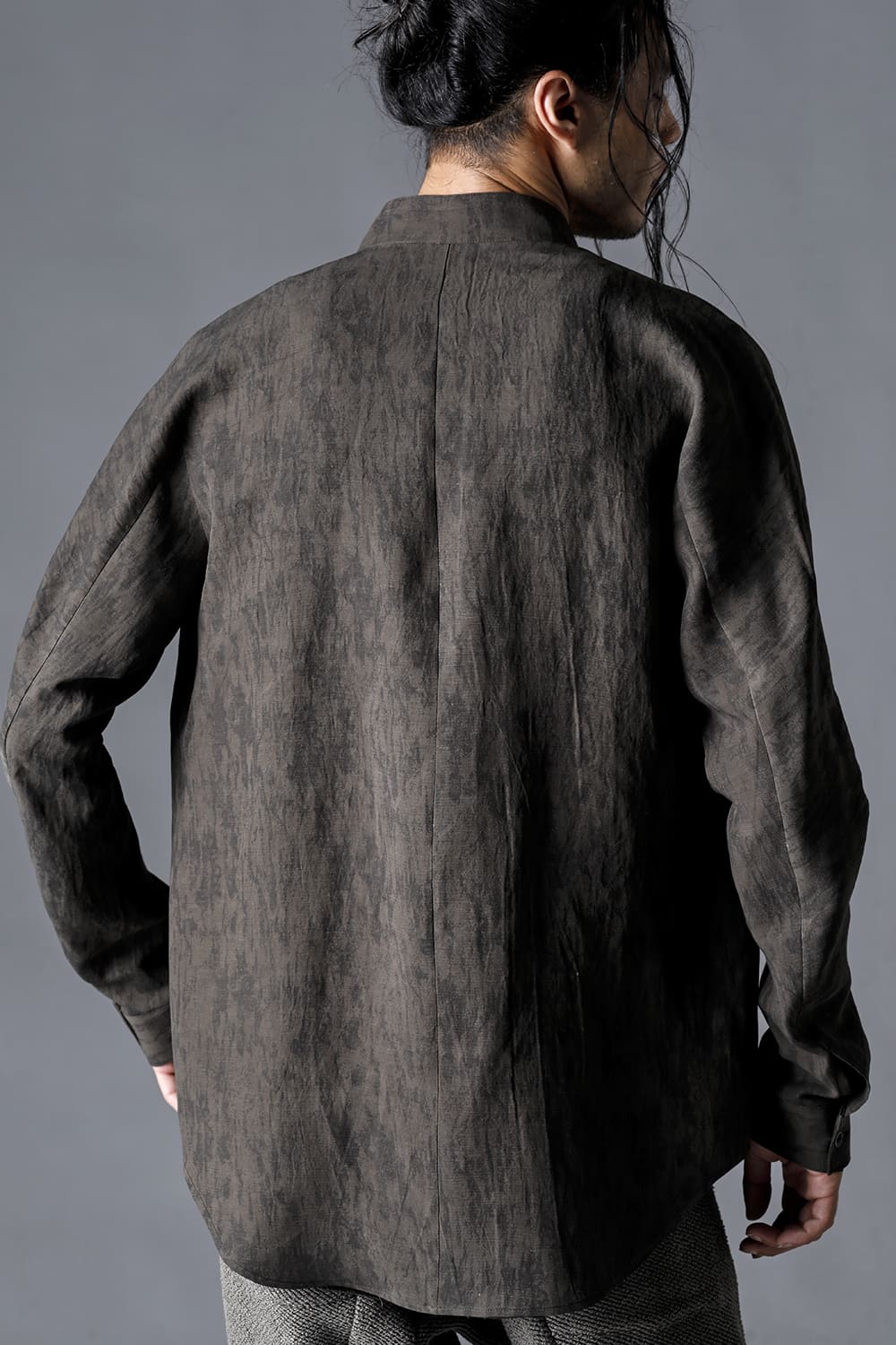 Linen And Rayon Salt Shrink-Dyed Banded Collar Shirt Charcoal