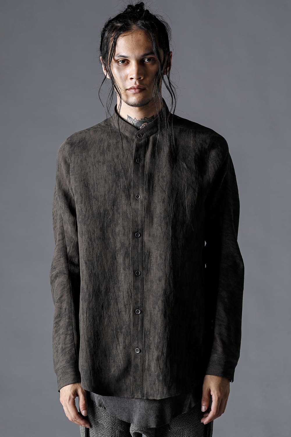 Linen And Rayon Salt Shrink-Dyed Banded Collar Shirt Charcoal