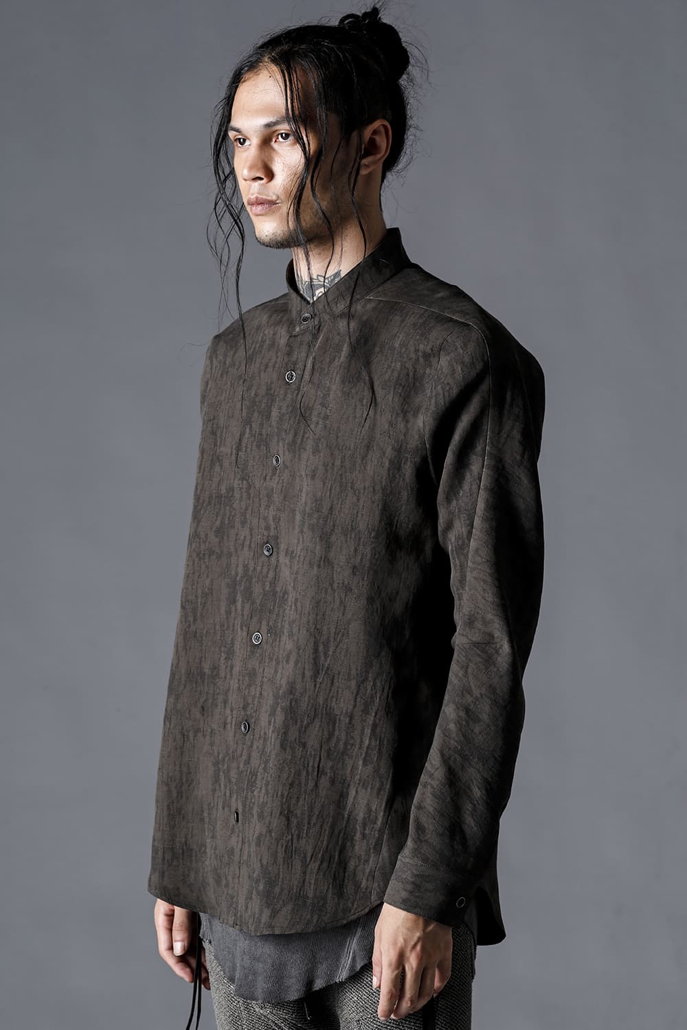 Linen And Rayon Salt Shrink-Dyed Banded Collar Shirt Charcoal