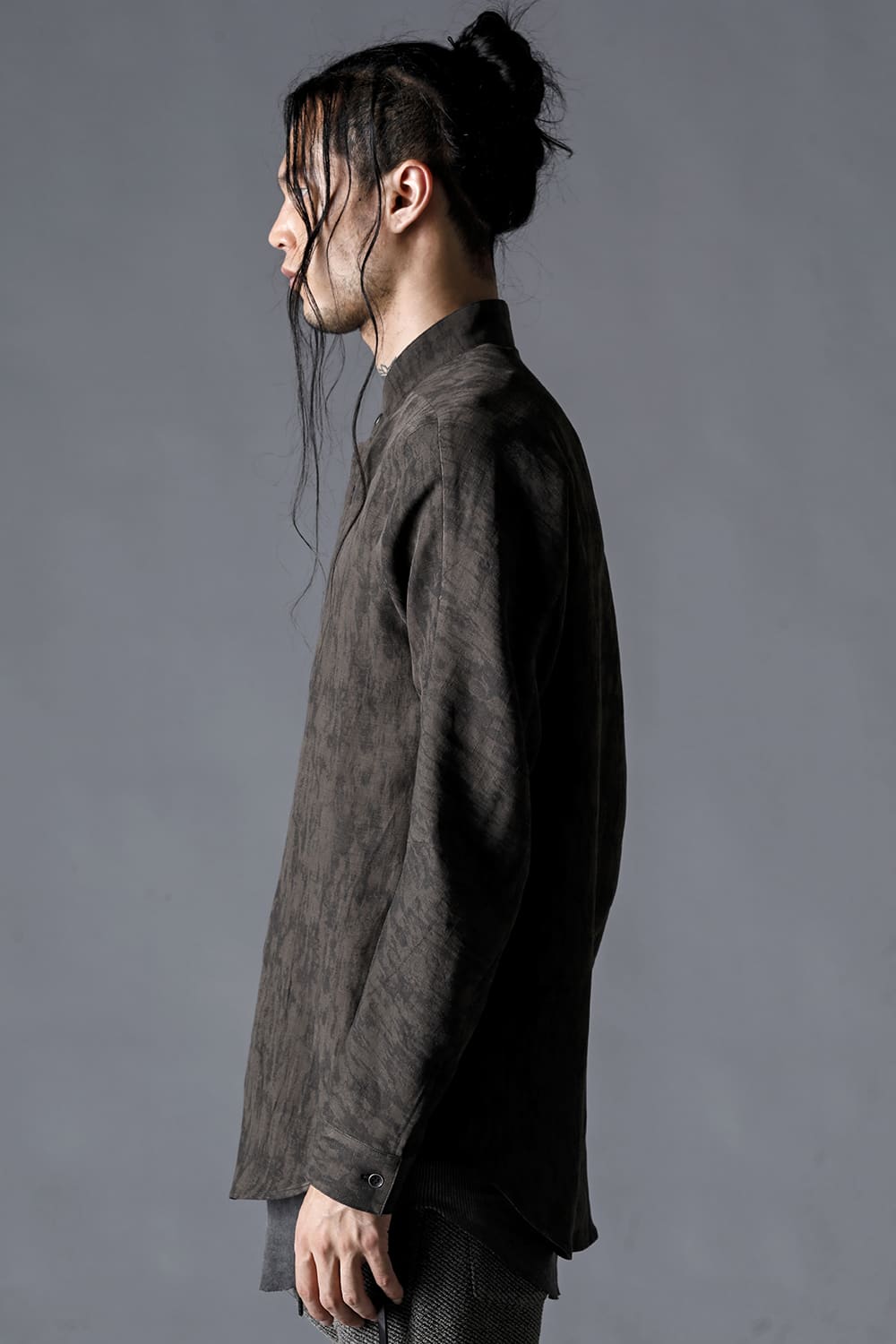 Linen And Rayon Salt Shrink-Dyed Banded Collar Shirt Charcoal