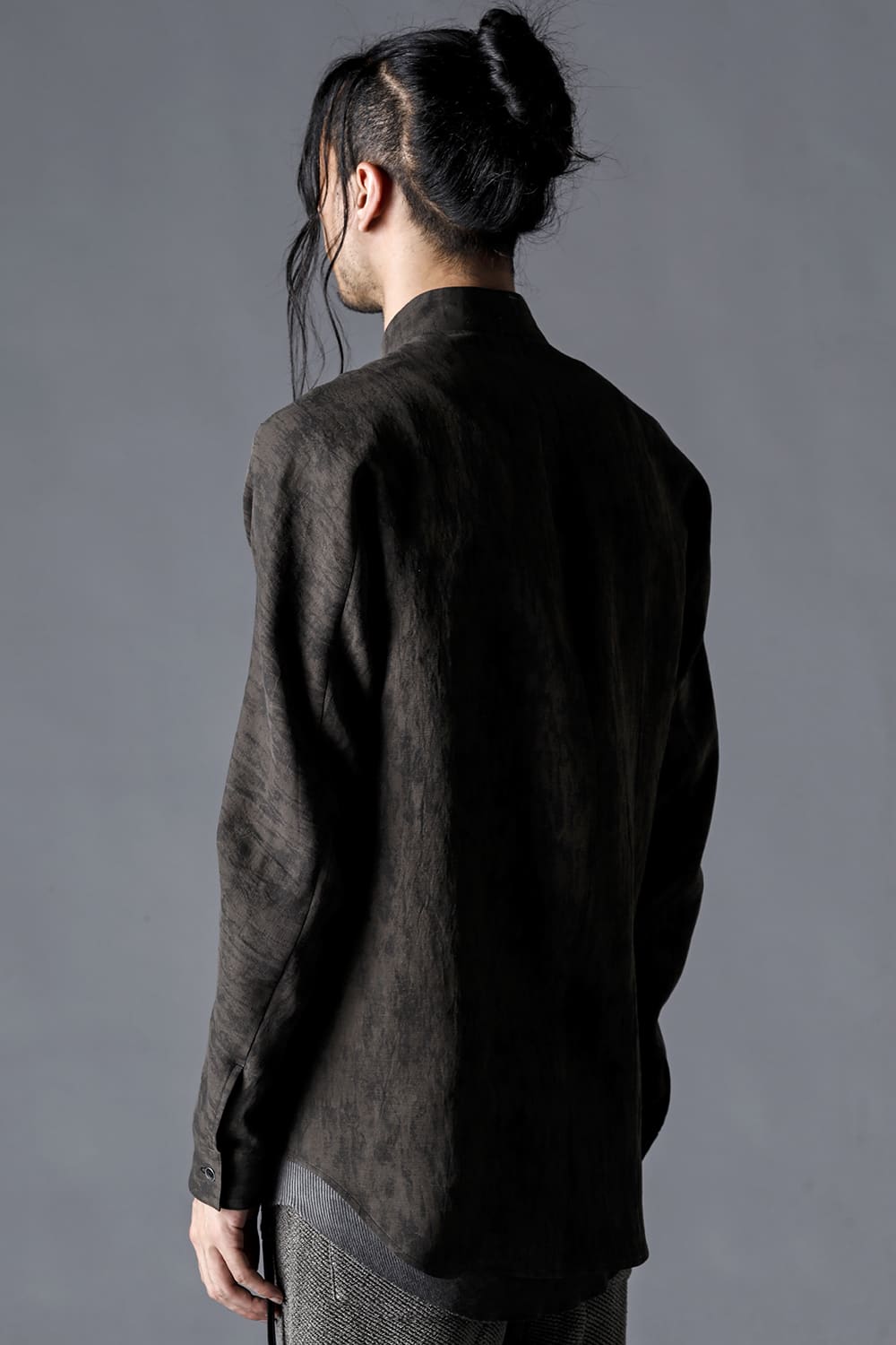 Linen And Rayon Salt Shrink-Dyed Banded Collar Shirt Charcoal