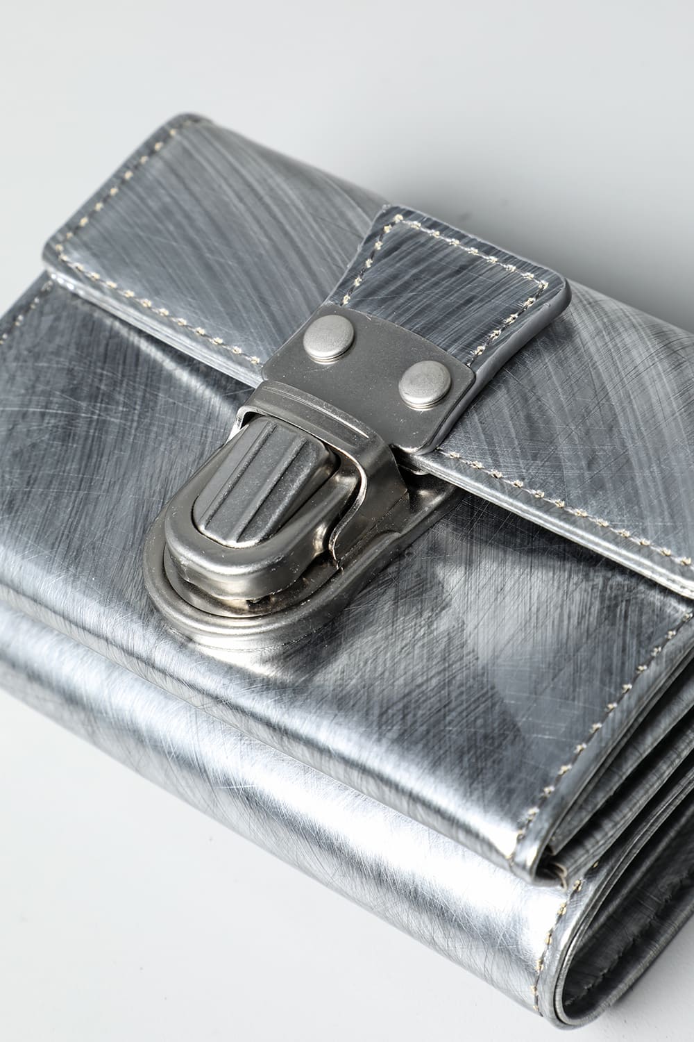 レザー トライフォールド ウォレット 'cartable' SILVER