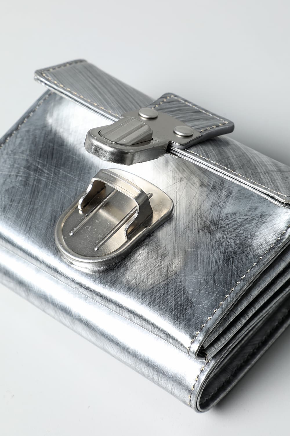 レザー トライフォールド ウォレット 'cartable' SILVER