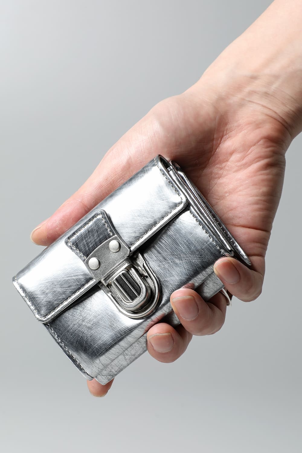 レザー トライフォールド ウォレット 'cartable' SILVER