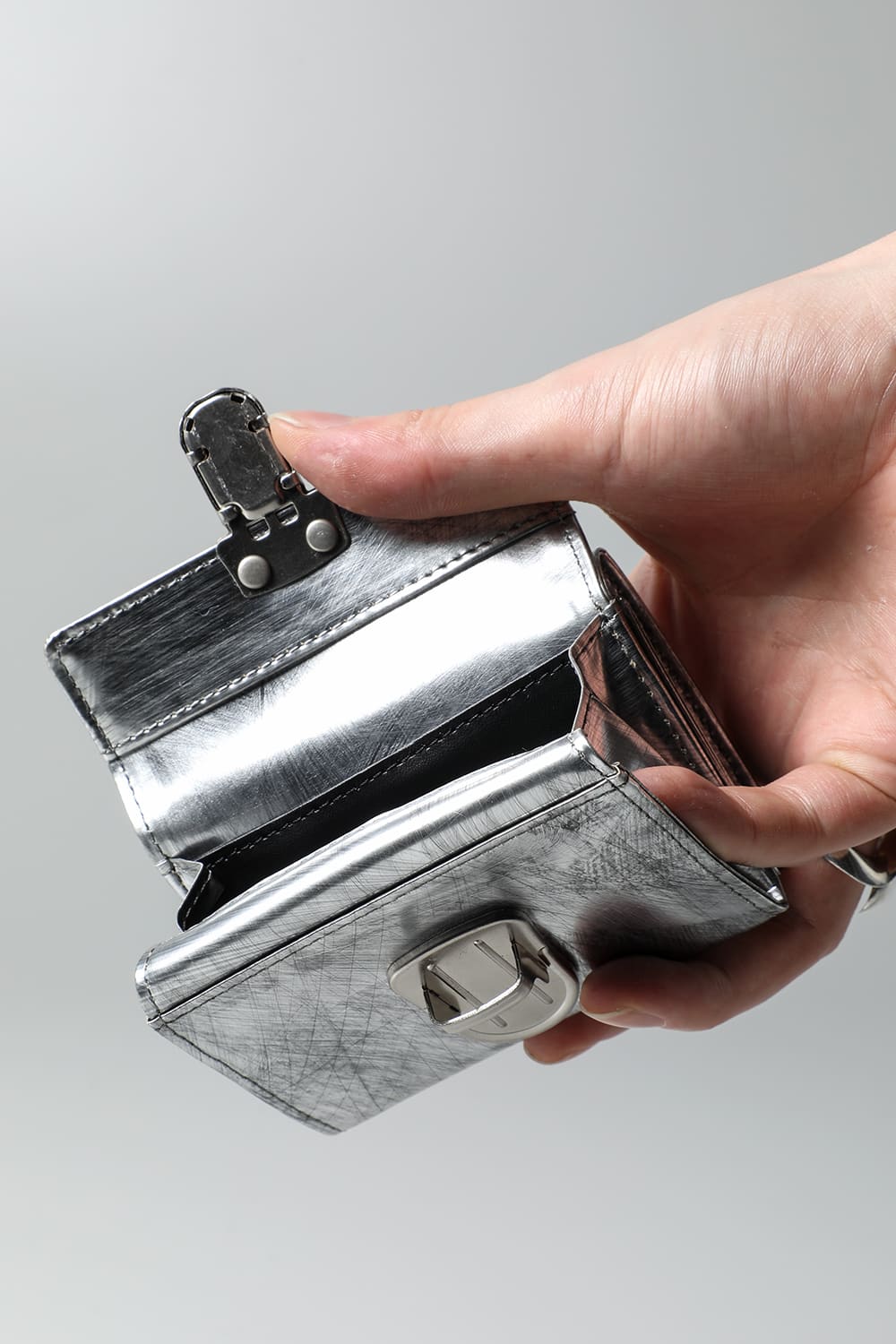 レザー トライフォールド ウォレット 'cartable' SILVER