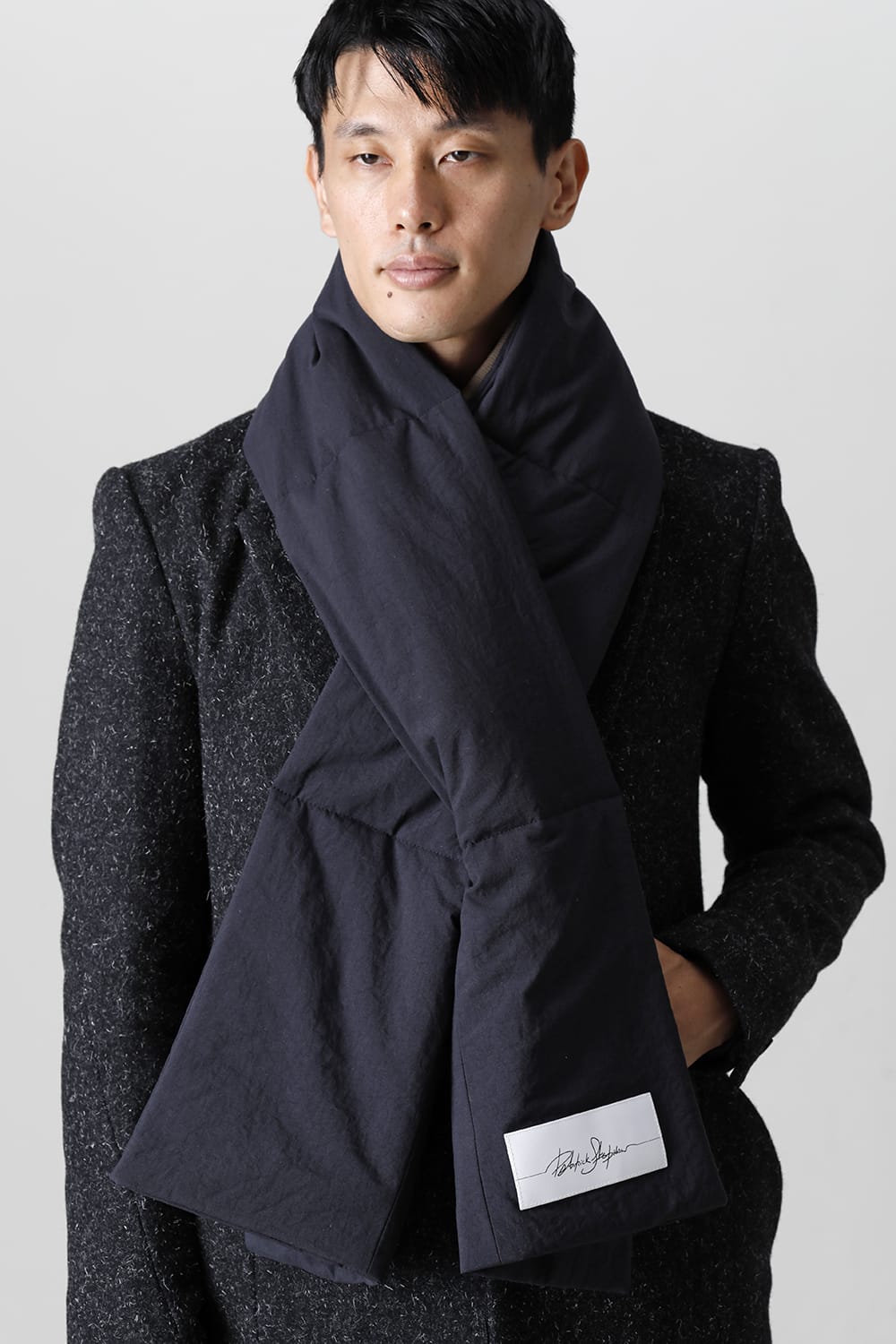 Long scarf'pillow pockets' N-Black