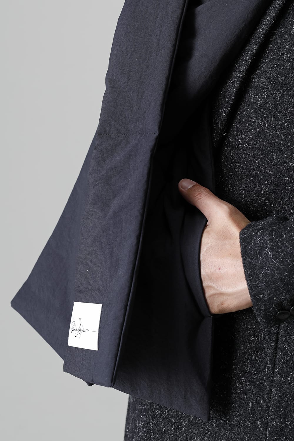 Long scarf'pillow pockets' N-Black