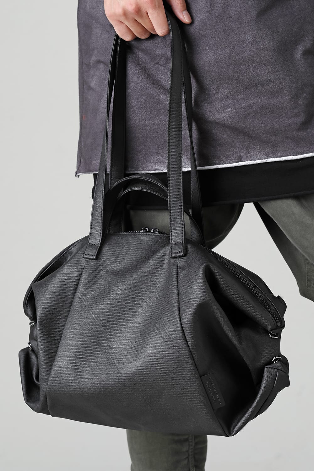 Fabric tote "loop handle" brush