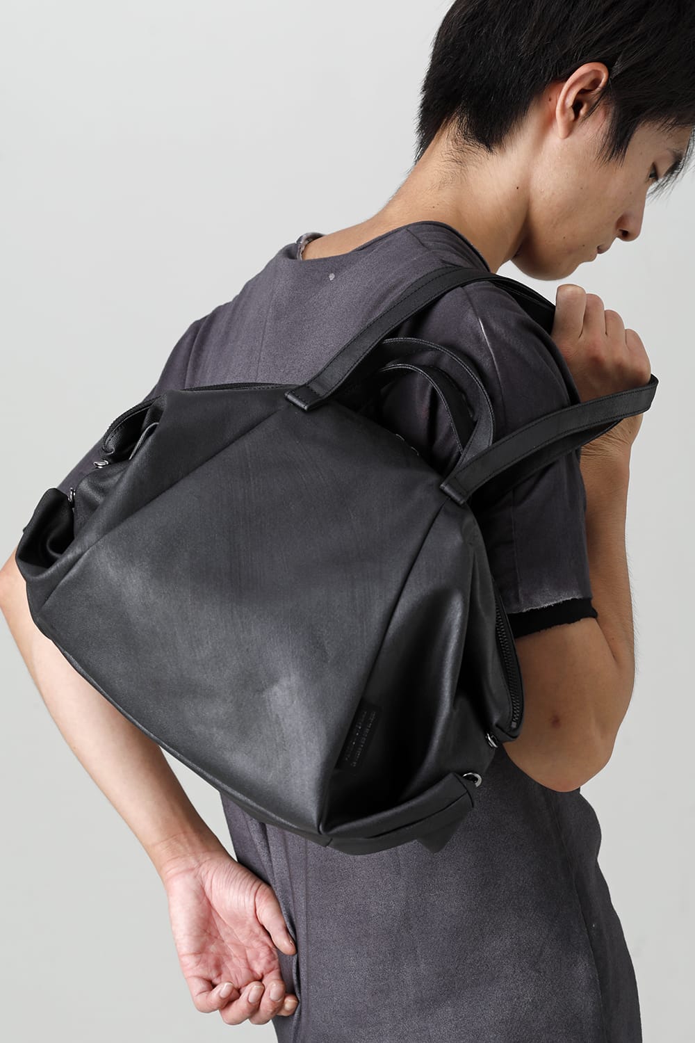 Fabric tote "loop handle" brush