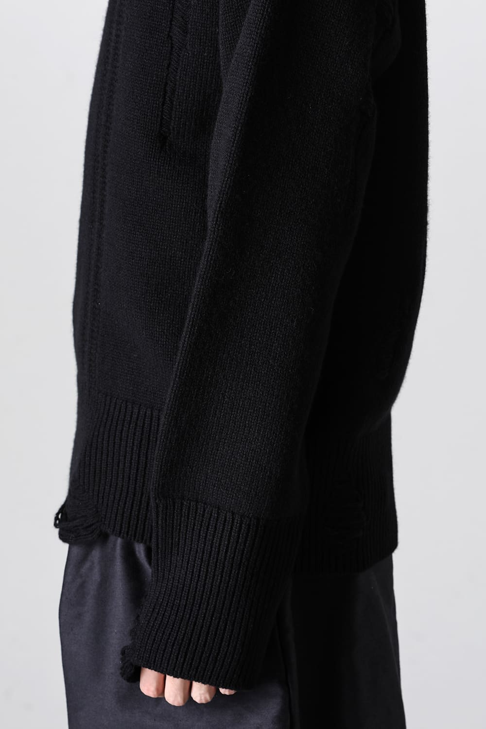 Tech Destroyed Turtle Neck Knit CAVE-BORO Black