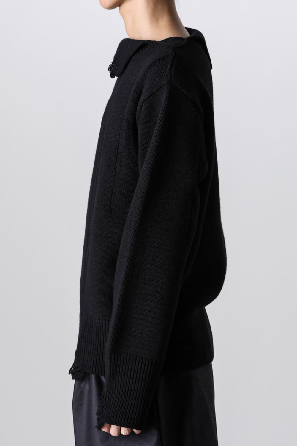 Tech Destroyed Turtle Neck Knit CAVE-BORO Black