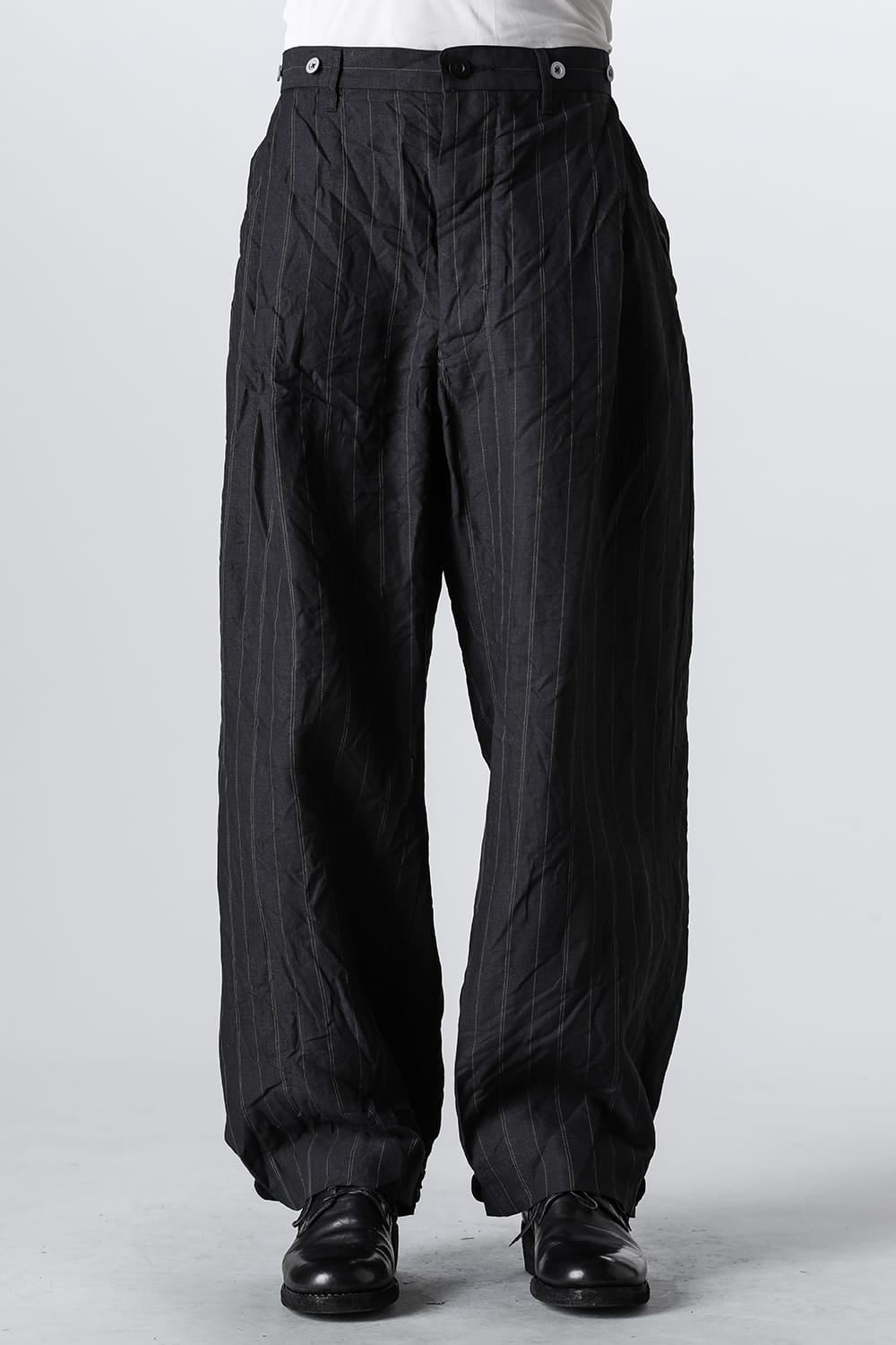 Side Tucked Wide Straight Trousers