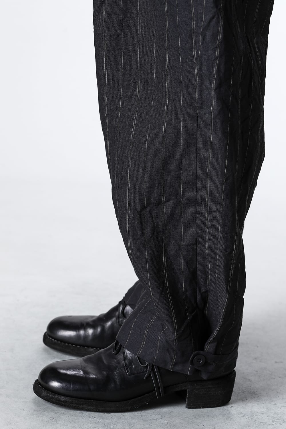 Side Tucked Wide Straight Trousers