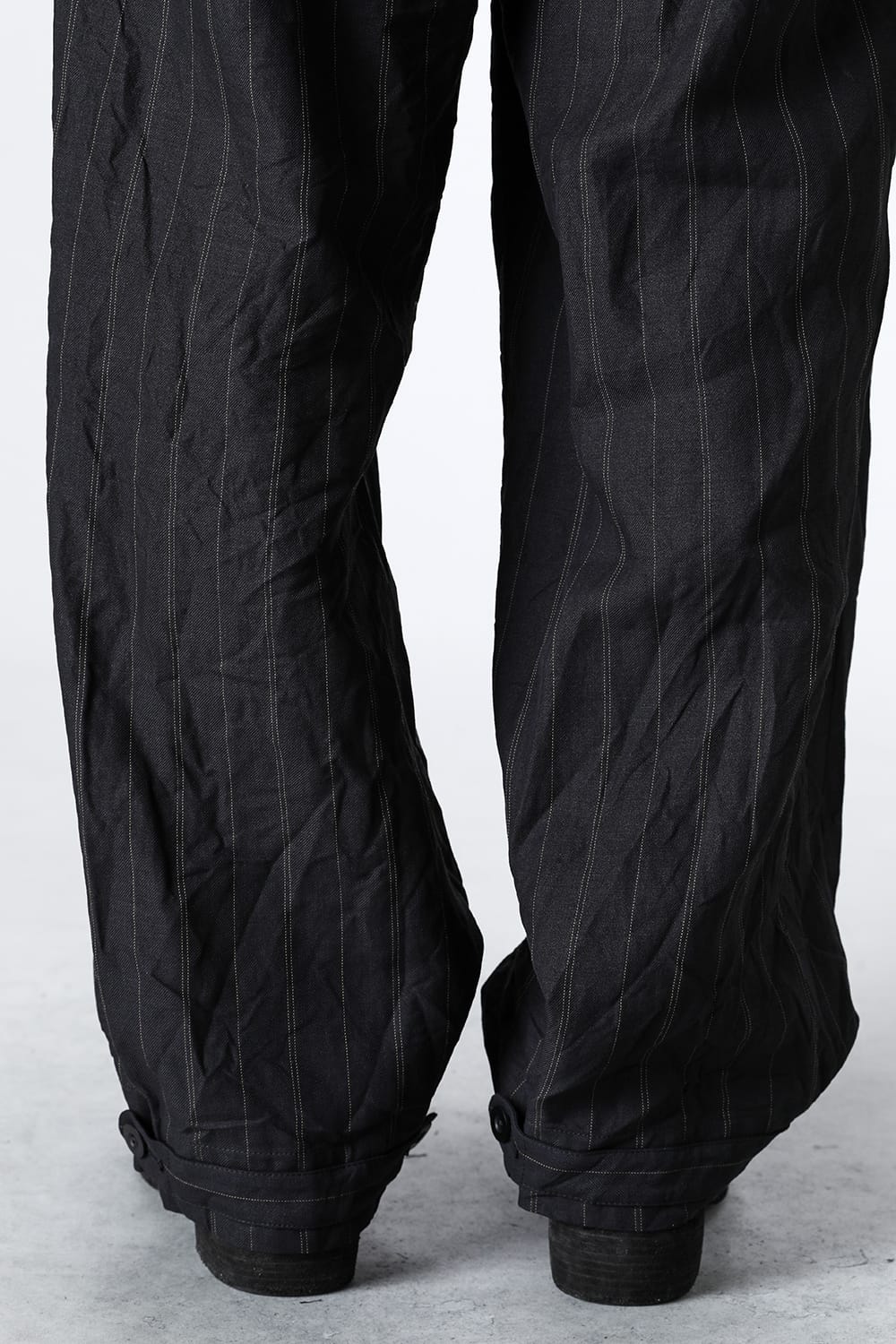 Side Tucked Wide Straight Trousers