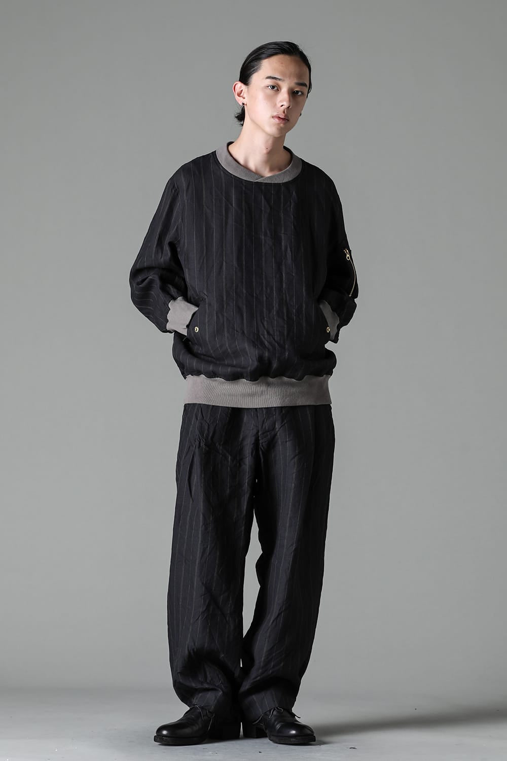 Side Tucked Wide Straight Trousers