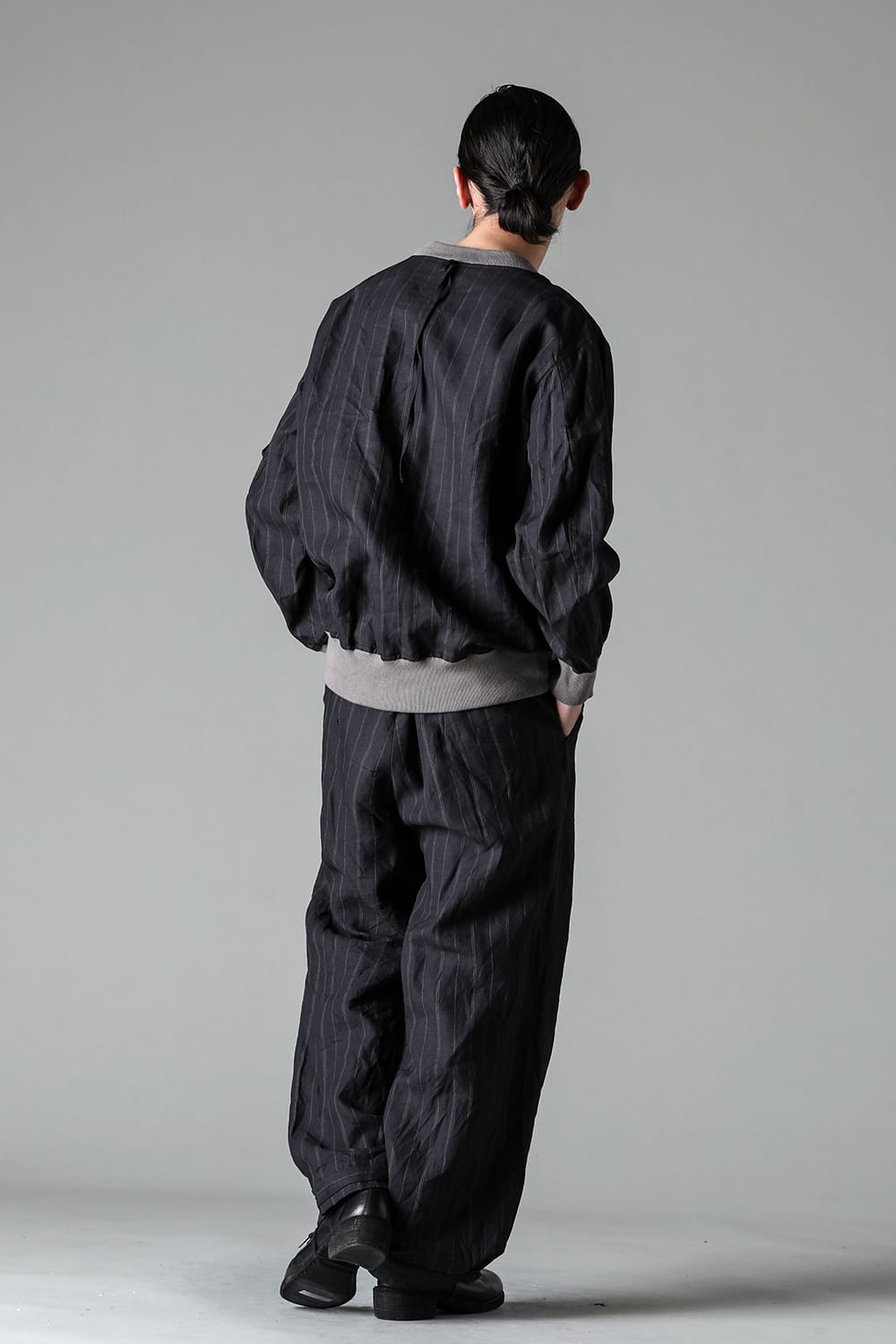 Side Tucked Wide Straight Trousers