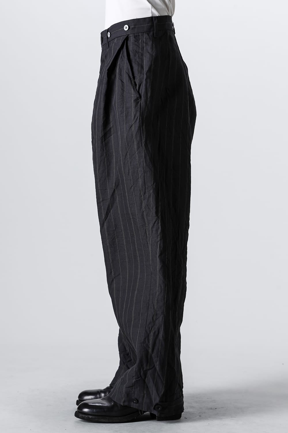 Side Tucked Wide Straight Trousers