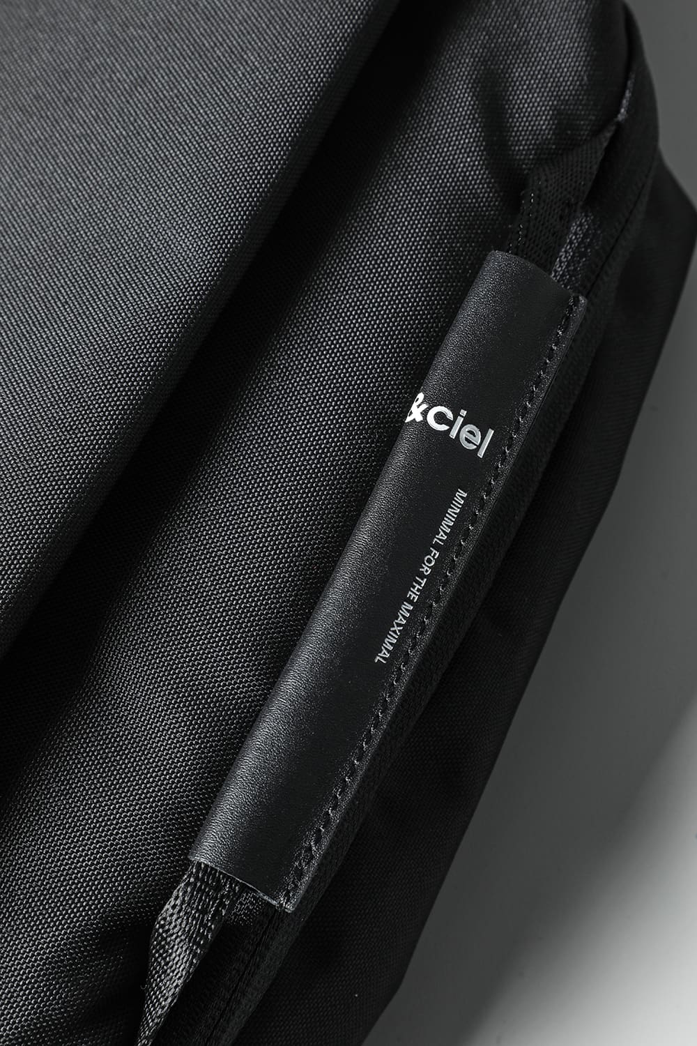 イザラウ ベロ Black