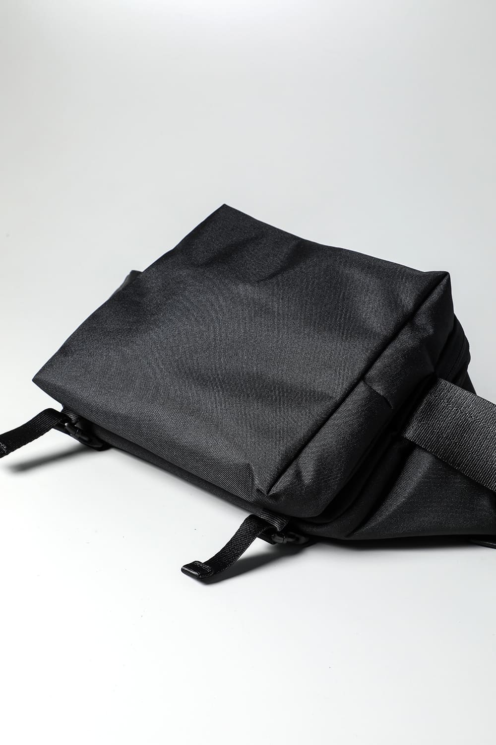 イザラウ ベロ Black