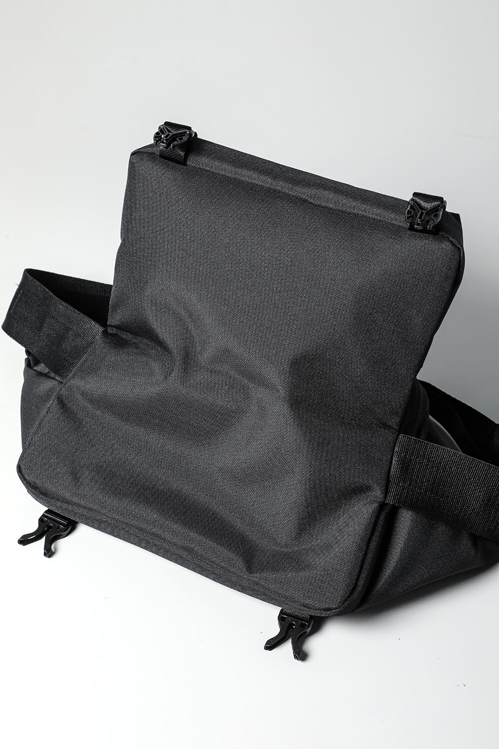 イザラウ ベロ Black