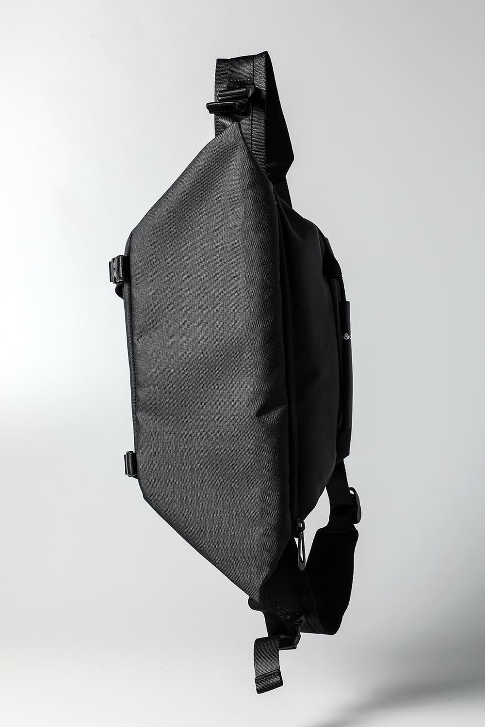 イザラウ ベロ Black