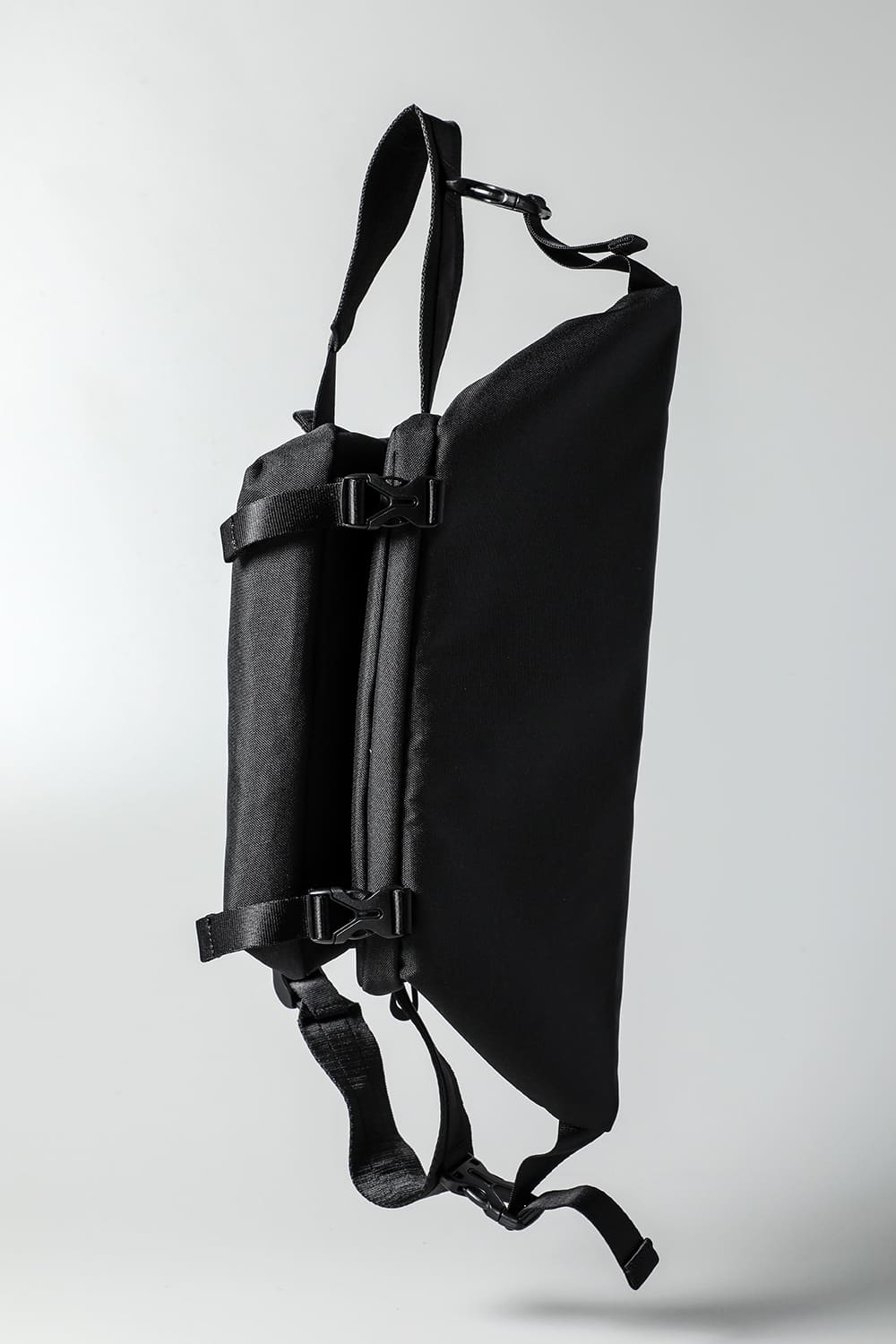 イザラウ ベロ Black