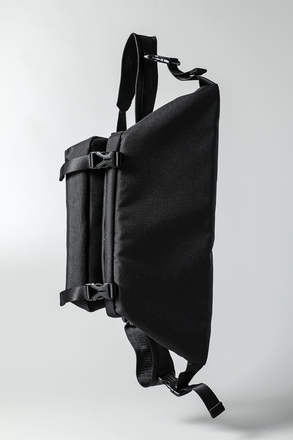 イザラウ ベロ Black