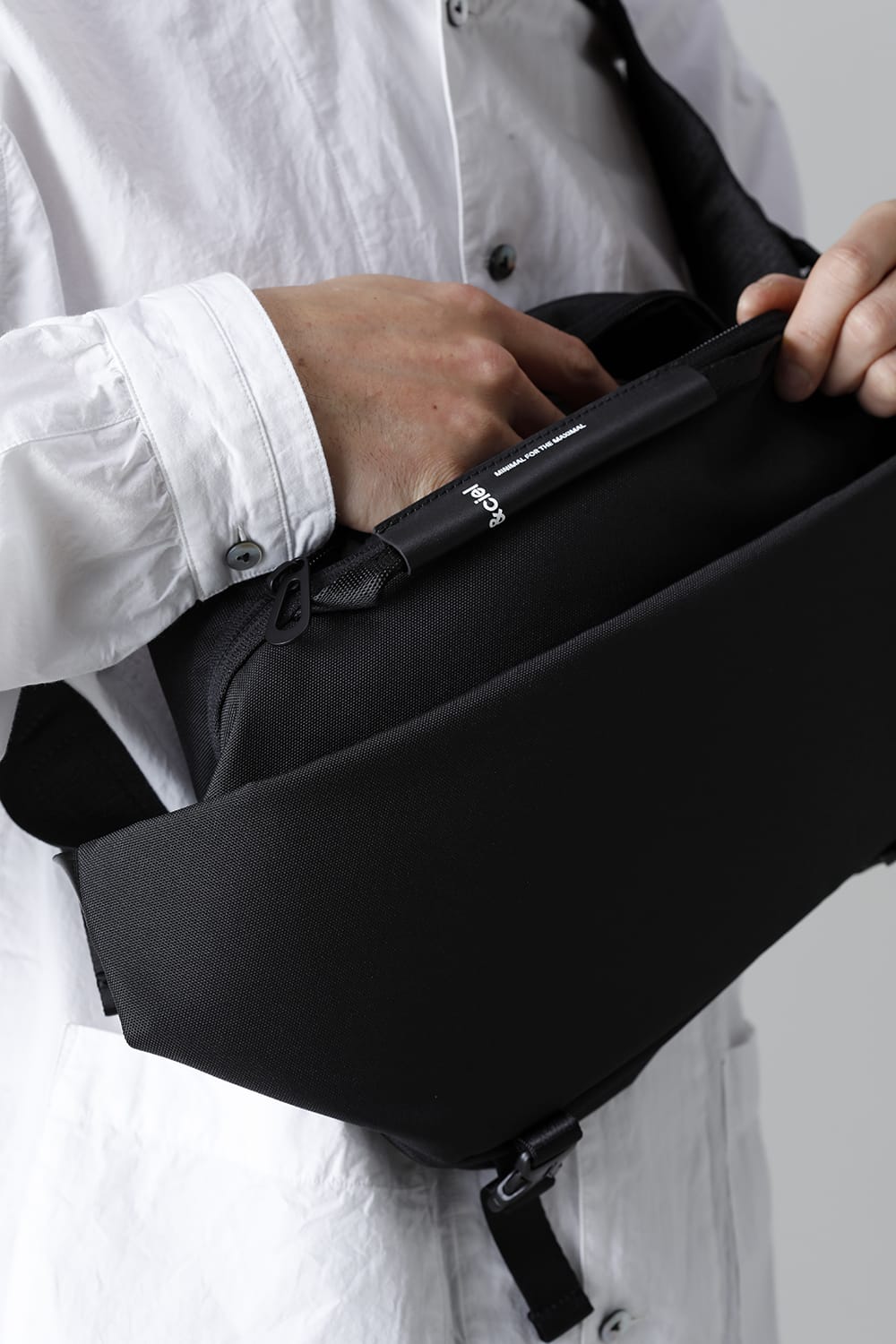 イザラウ ベロ Black