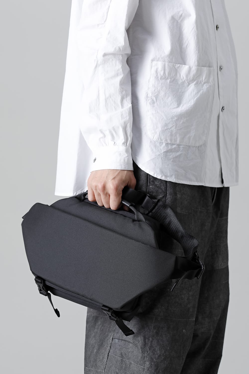 イザラウ ベロ Black