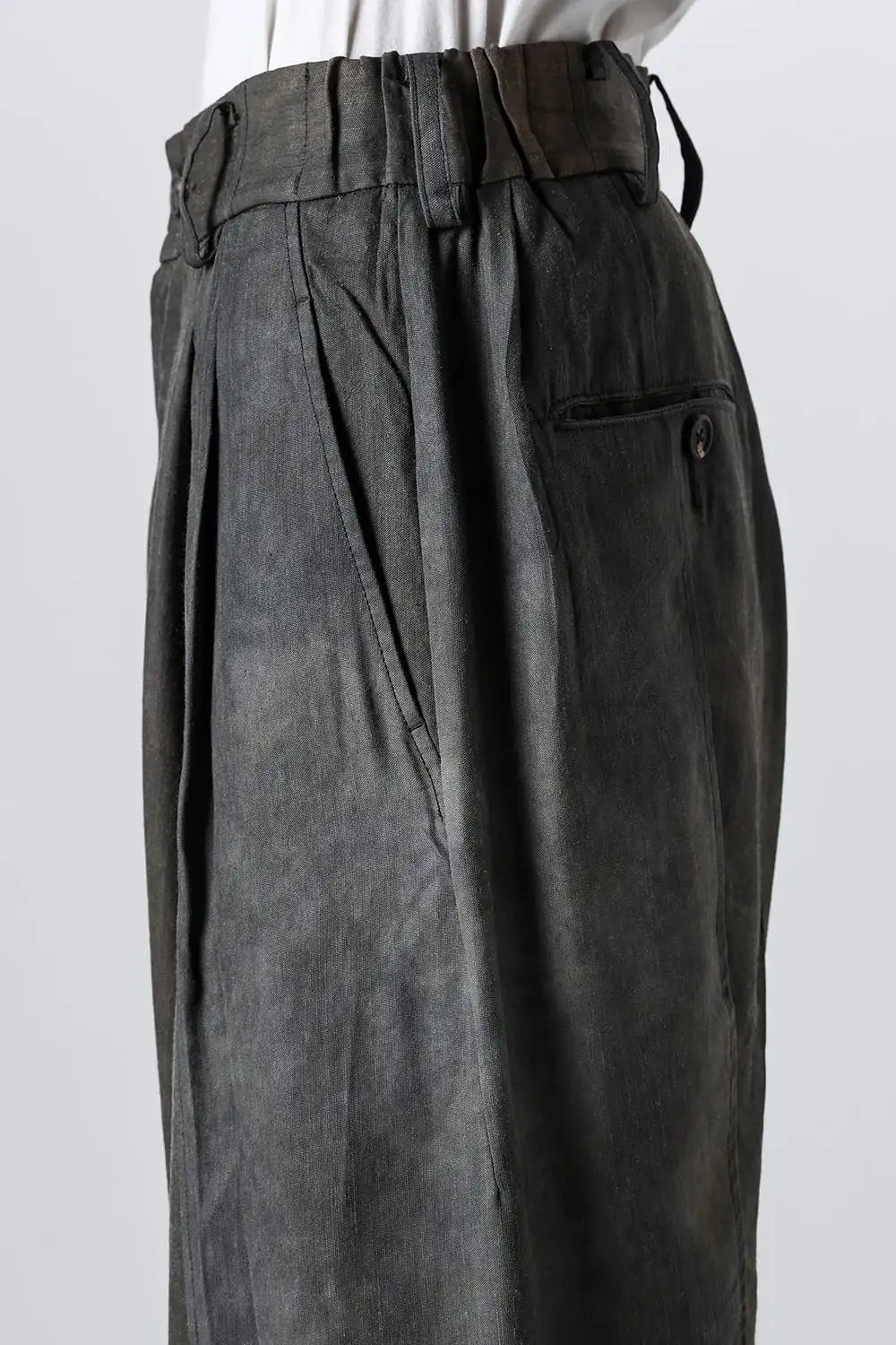 Front Pleats Tapered Long Trousers