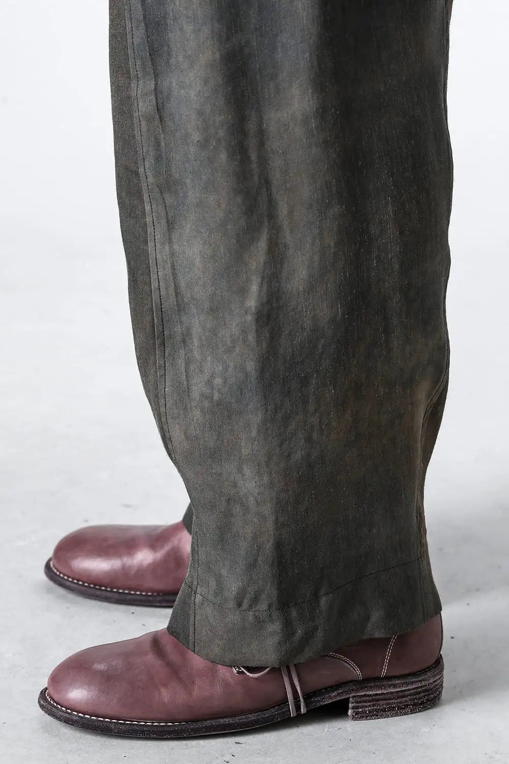 Front Pleats Tapered Long Trousers