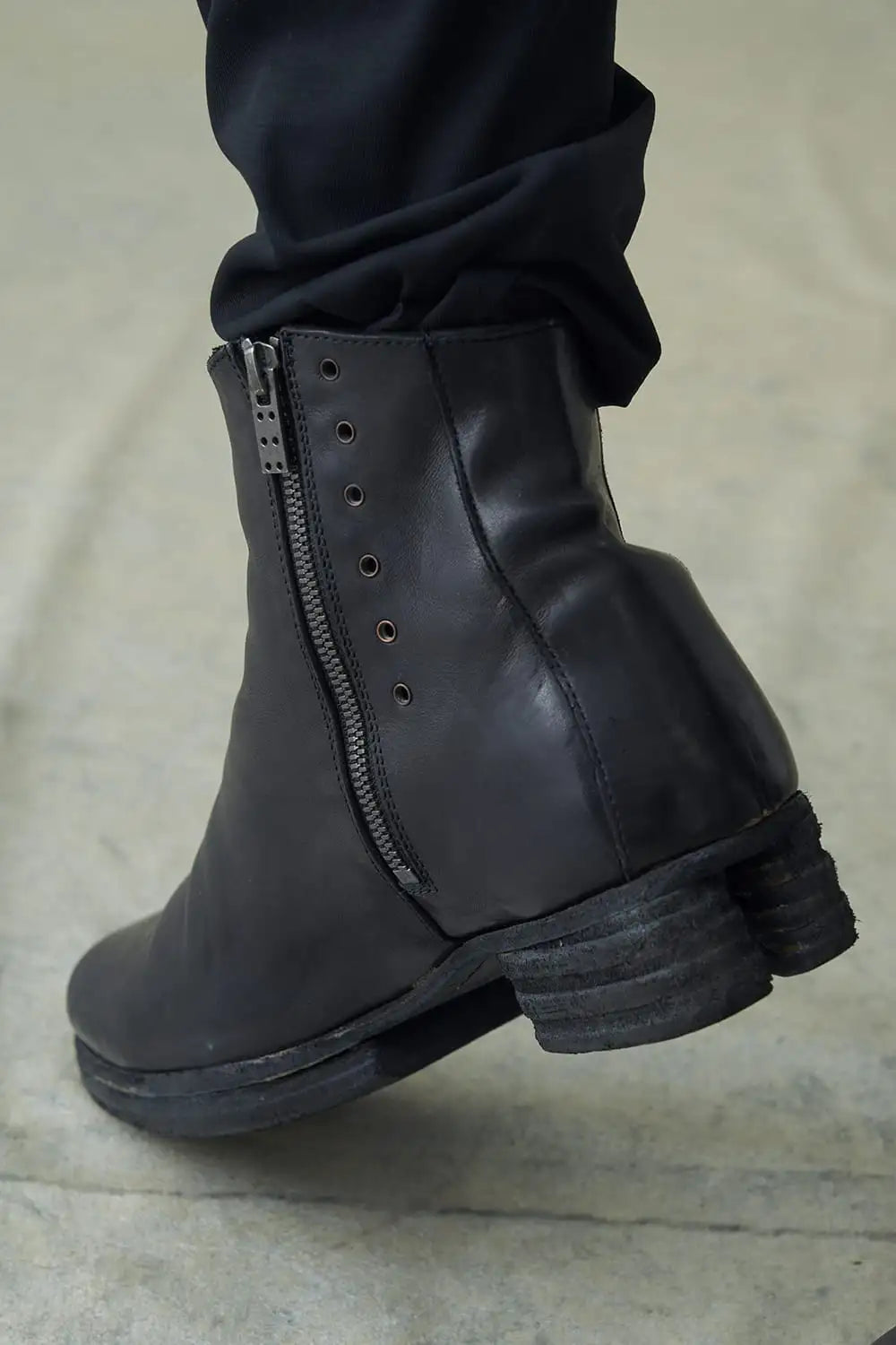 incarnation × DEVOA Boots Horse leather garment dyed Black