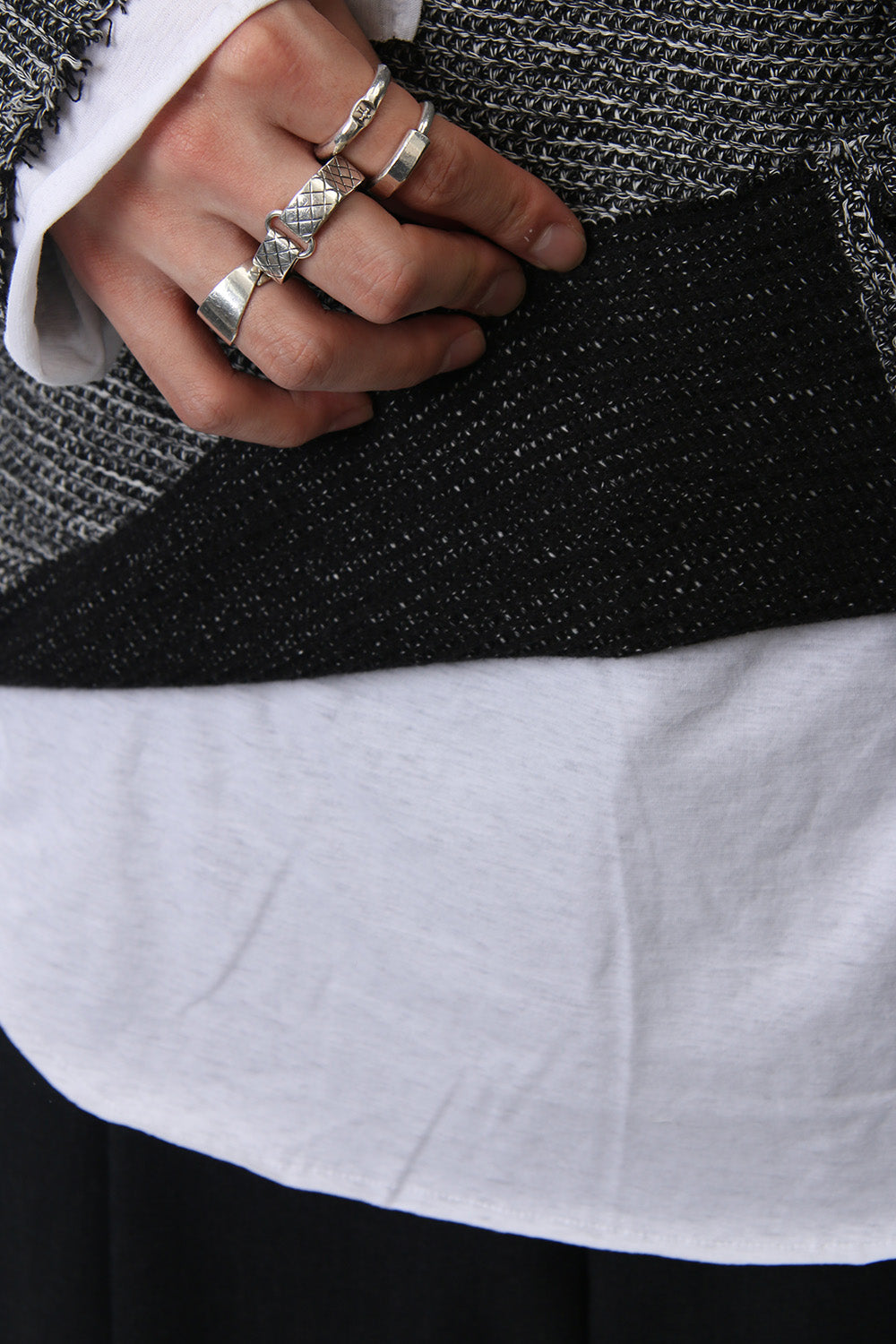 Layered Slash Knit - MIX/WHT