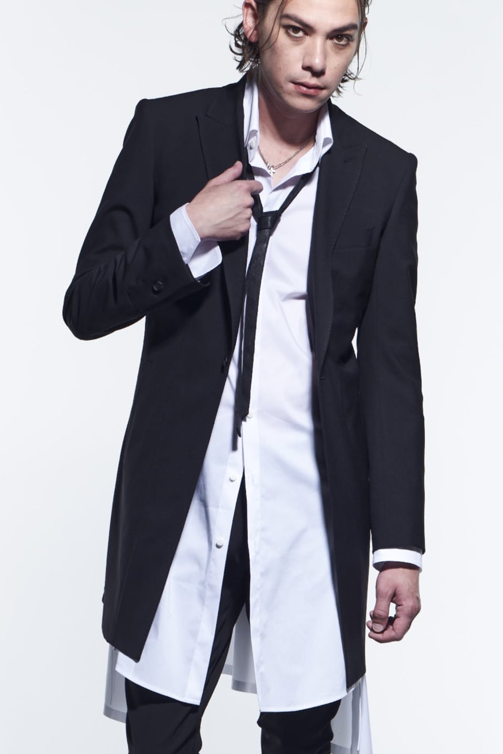 ロング ピークドジャケット  ブラック / ジェットスワロフスキー