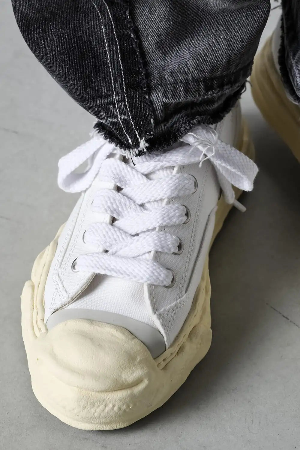 HANK- Original sole sneaker LOW Cut canvas Vintage like Sole White