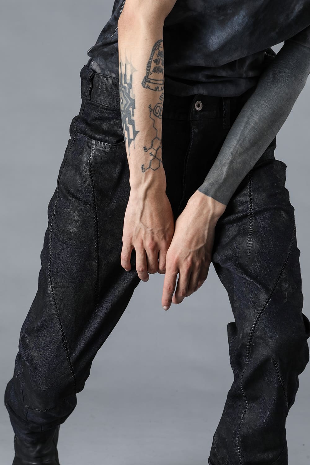 Coated Stretch Denim Overlock Twisted Curve Slim Pants