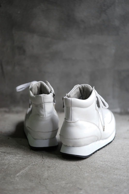 The Viridi-anne  16SS Mid Cut Sneakers WHITE