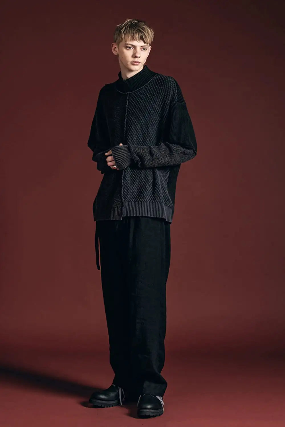 Fading Fragment Sweater Dark Gray