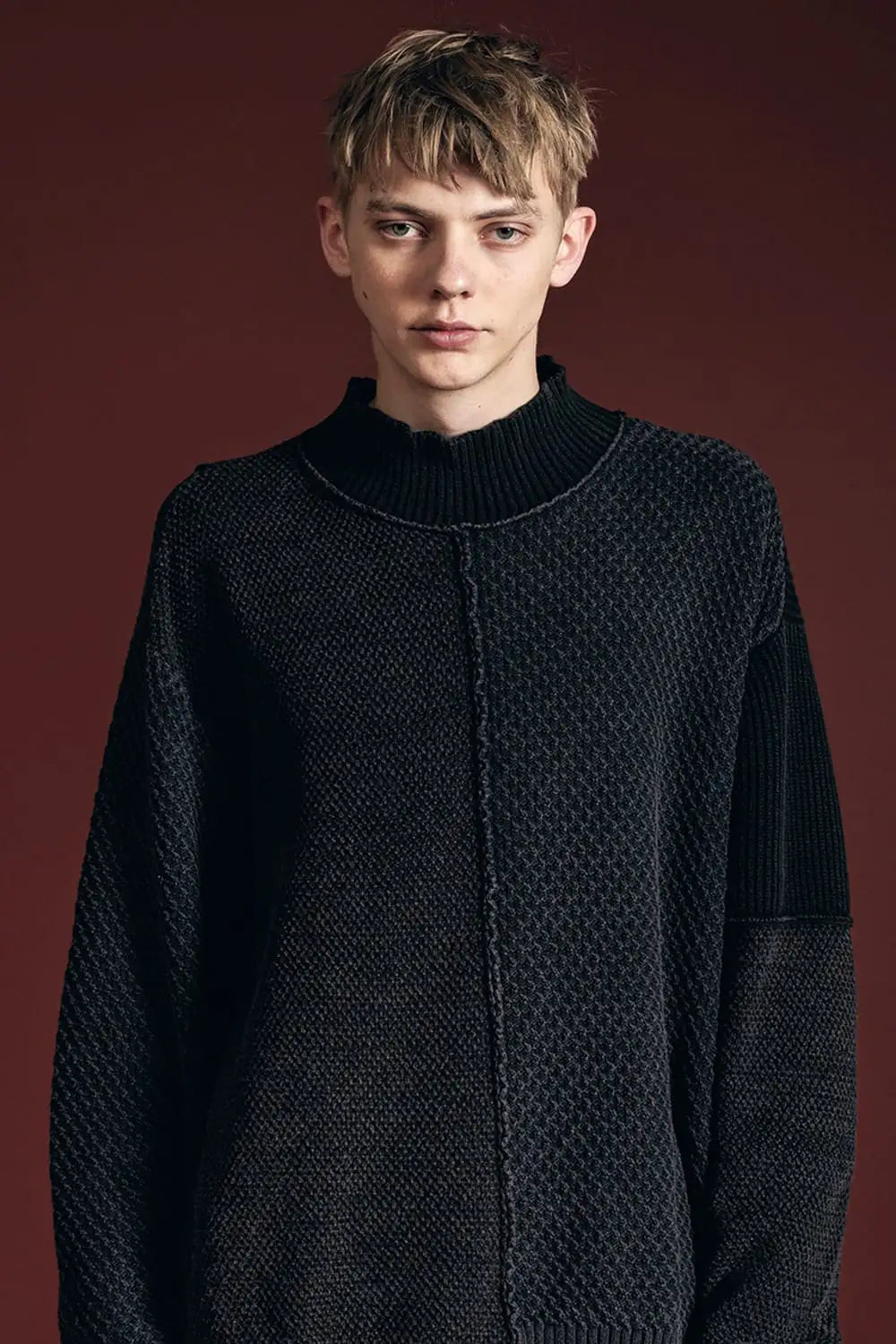 Fading Fragment Sweater Dark Gray