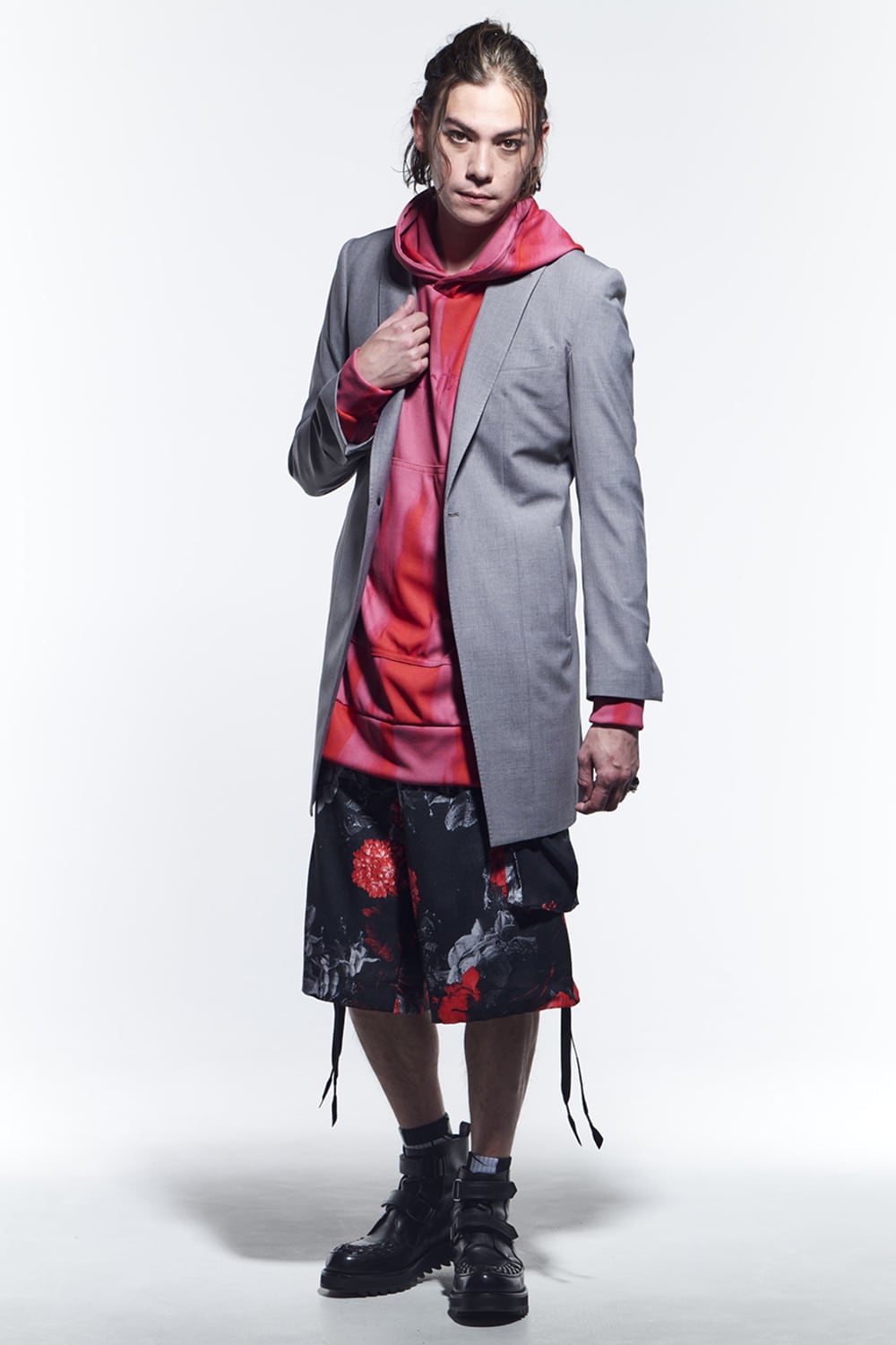 ロング ピークドジャケット  グレー / クリアスワロフスキー