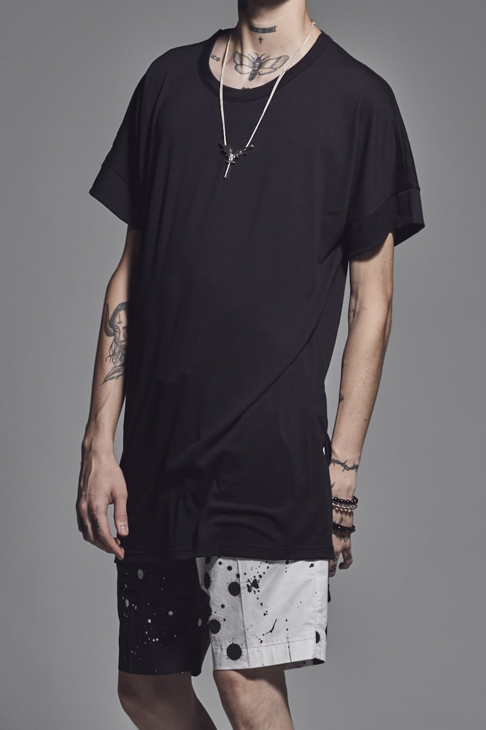 Drop Shoulder T-Shirts Black x White Print