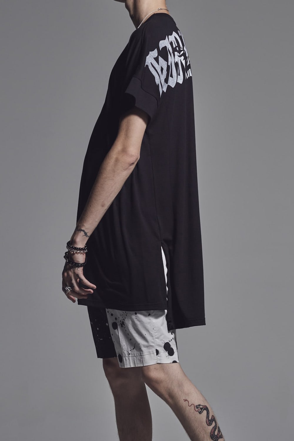 Drop Shoulder T-Shirts Black x White Print