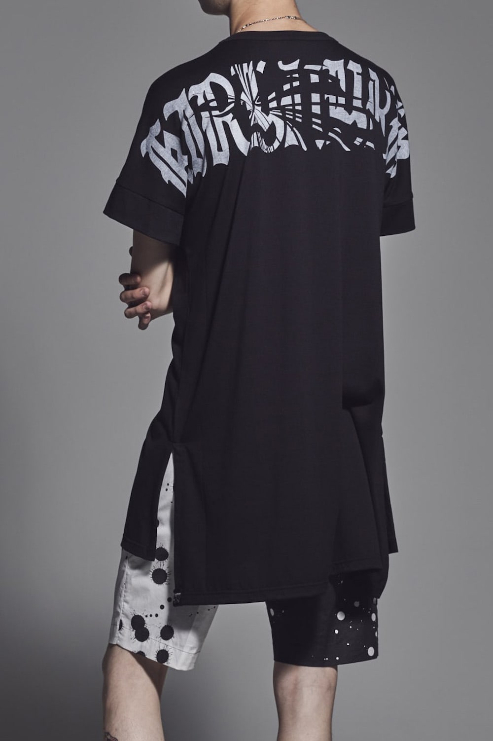 Drop Shoulder T-Shirts Black x White Print