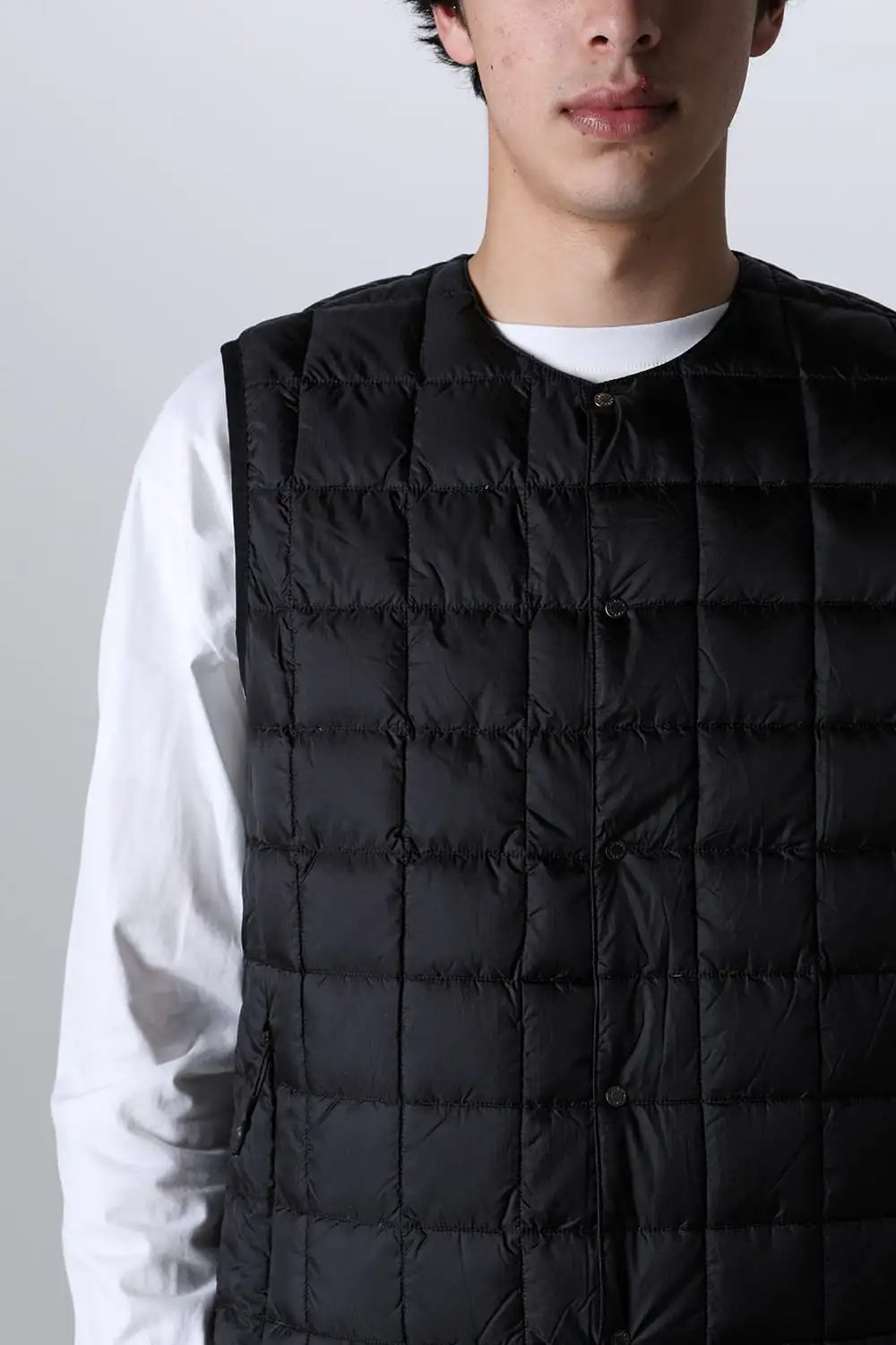 MOUNTAIN HI-SPEC CREW NECK DOWN VEST＜900FP+＞ Black