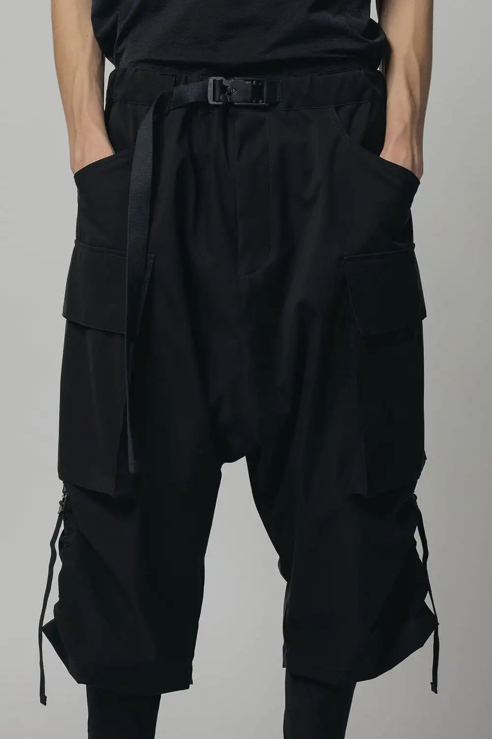 Water-Repellent Short Pants Black