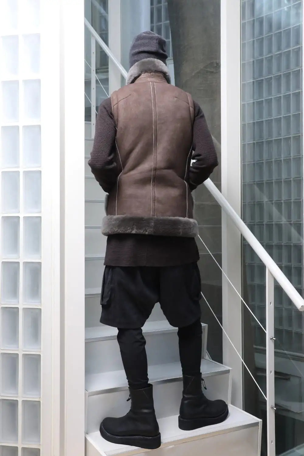 ハイネックベスト シープスキン ワームグレイ