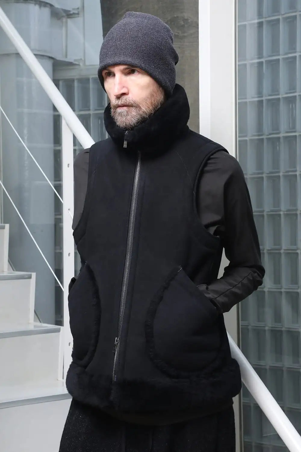 High neck  Vest Sheep Skin Black