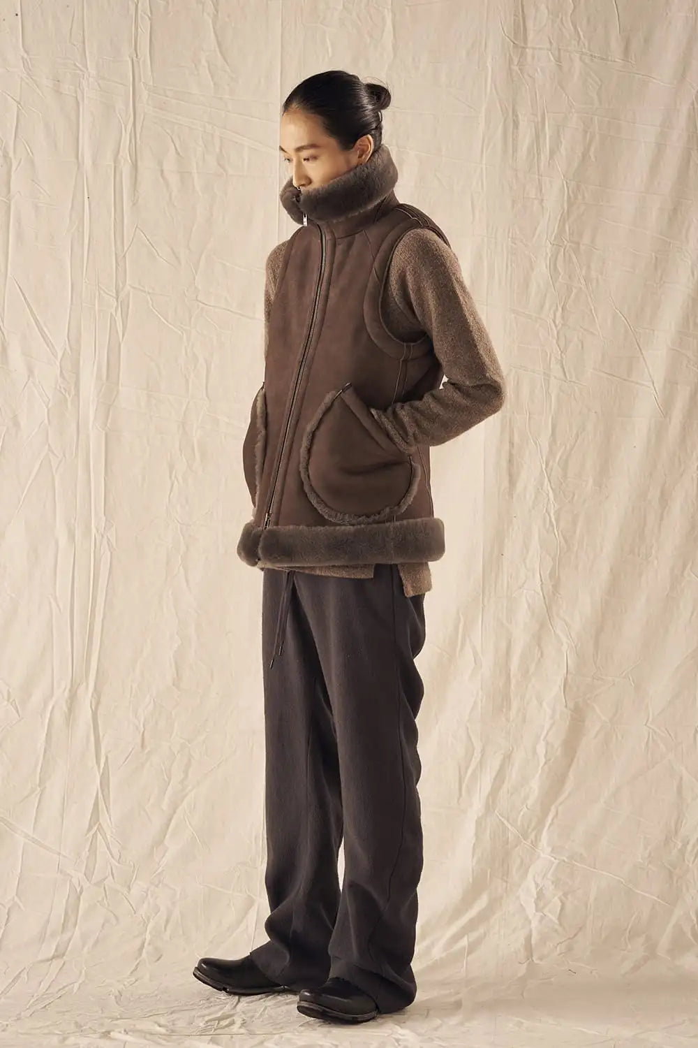 ハイネックベスト シープスキン ワームグレイ